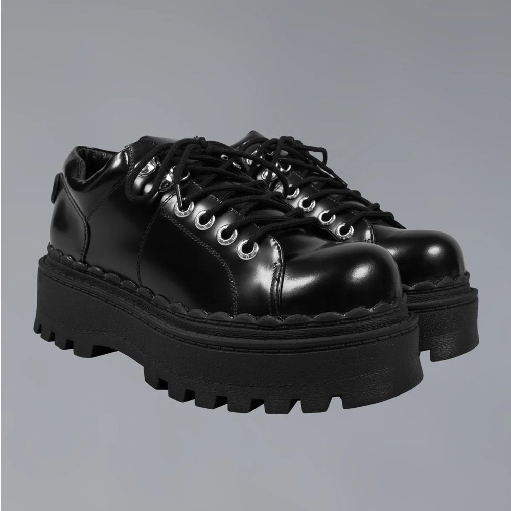 UNIF Seek Shoes